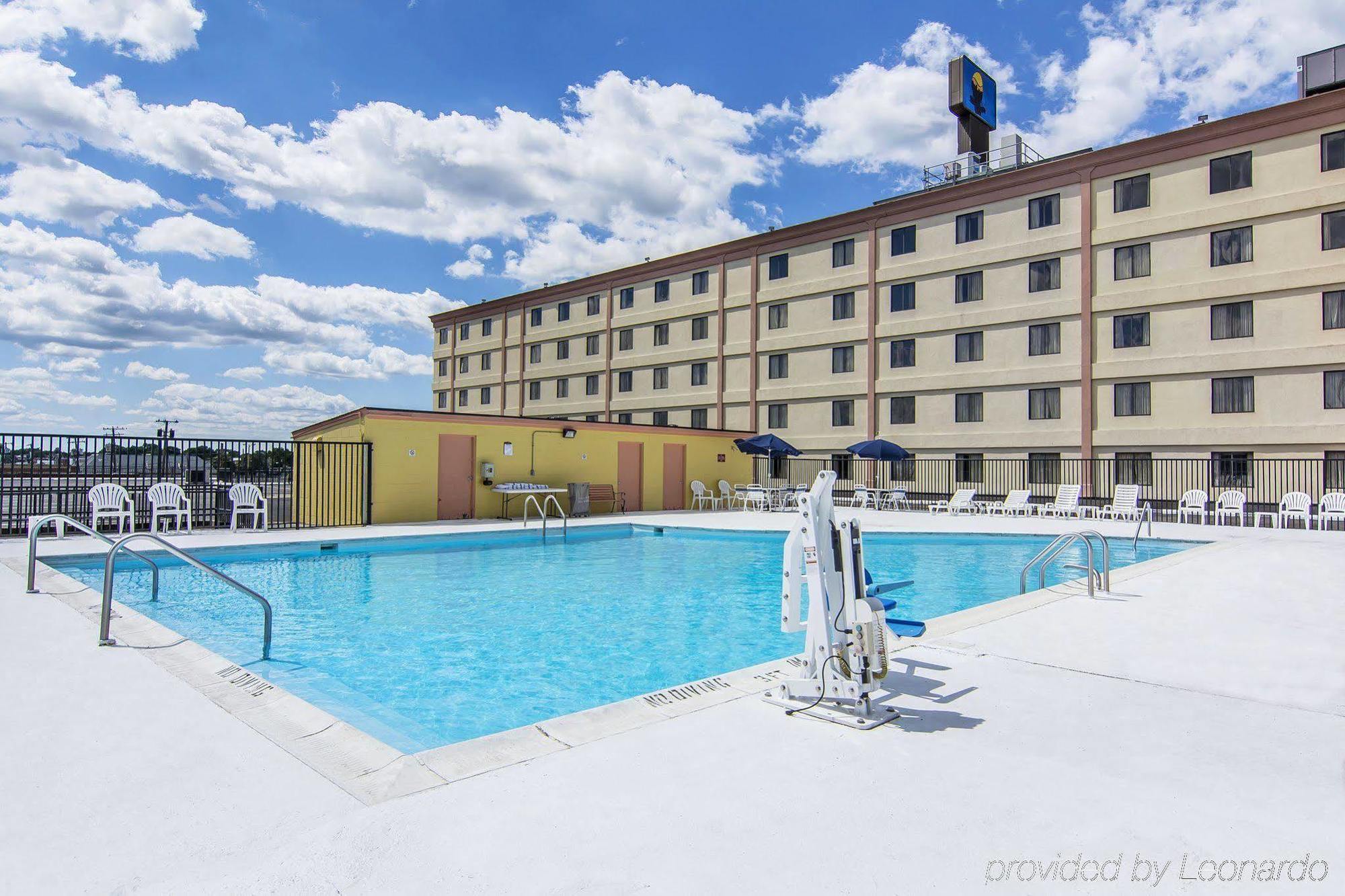 Quality Inn And Suites Conference Center Richmond Exterior photo