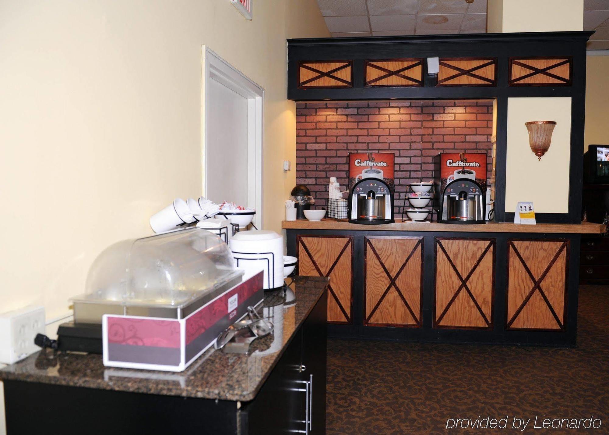 Quality Inn And Suites Conference Center Richmond Restaurant photo