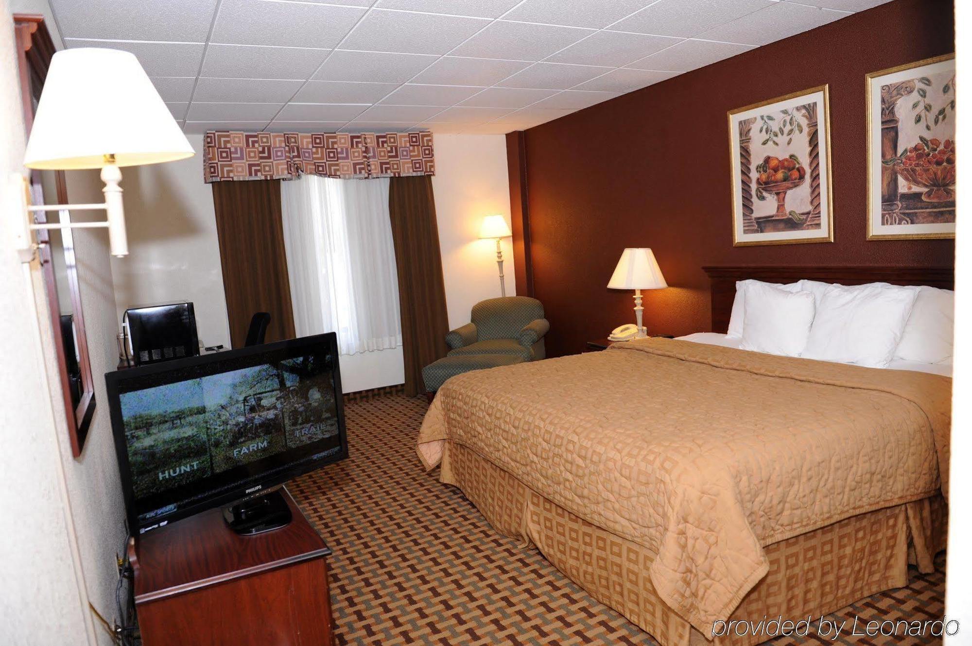 Quality Inn And Suites Conference Center Richmond Room photo